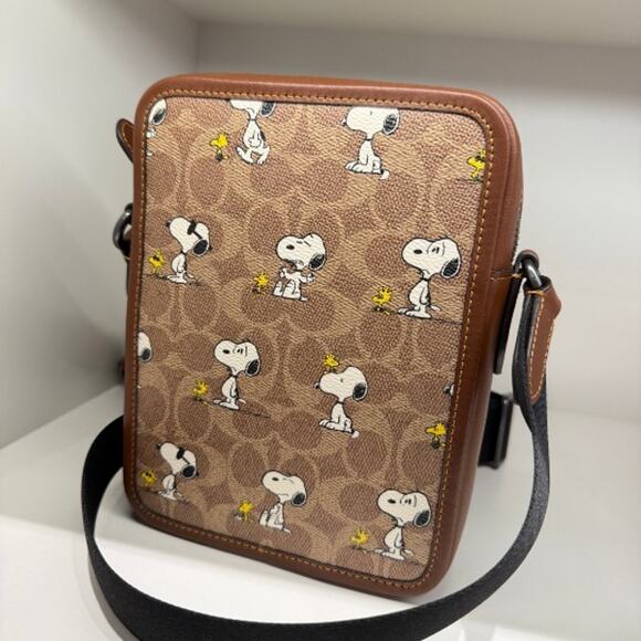 Coach X Peanuts Sullivan Crossbody Bag Signature Canvas With Snoopy Print  CBK48 - Picture 2 of 8